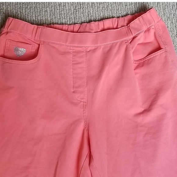 Dream Jeanne Blunged Joggers - Picture 2 of 7